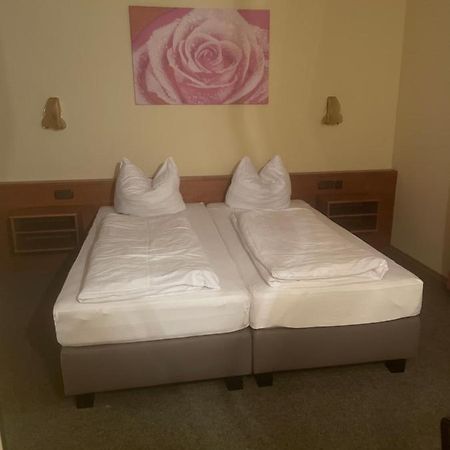 Hotel Zur Post Fromel Buchlberg ภายนอก รูปภาพ